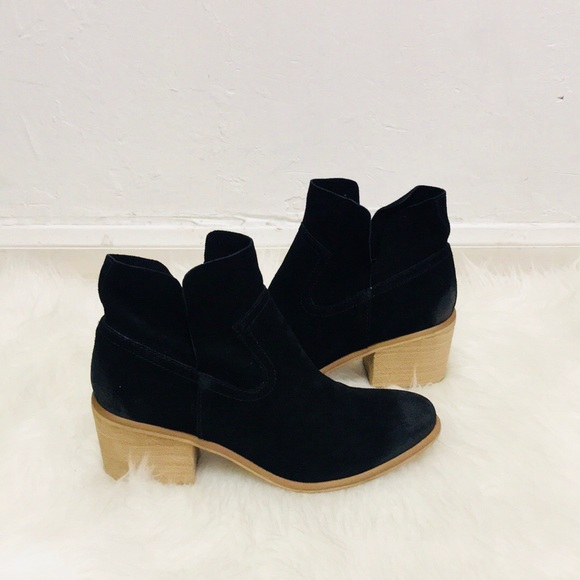 BP. Black Brice Notch Suede Ankle Booties 8.5 - Picture 2 of 6